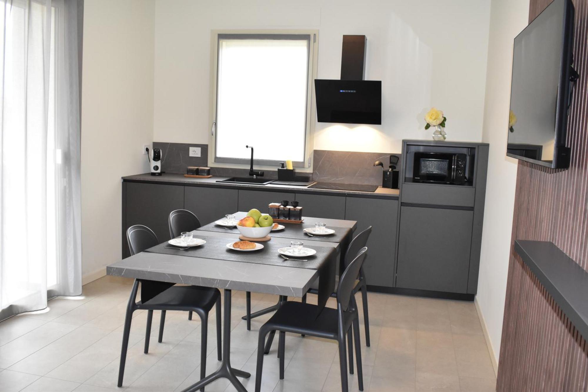 Appartamento Baia Delle Rose Via Roma 111 Costa Volpino Esterno foto